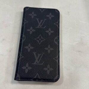 Authentic Louis Vuitton Monogram phone Folio Case